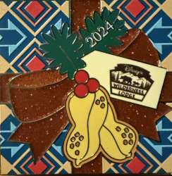 88189 - Resort Holiday Collection 2024: Swivel Presents - Wilderness Lodge Resort - Chip and Dale - Walt Disney World alternate image