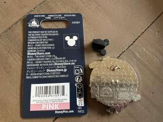 89264 - 2025 Dated Year Pins - Mickey And Friends Spinner alternate image