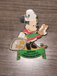 Minnie Mouse - Baking Cookies