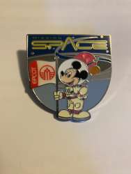 89334 - Mission: Space - Astronaut Mickey with Flag - Walt Disney World alternate image