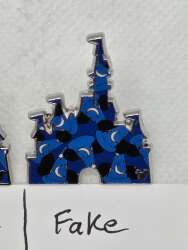 90937 - WDW Hidden Disney Series 2025 Wave A: Castles - Sorcerer Mickey - 5 of 5 - Walt Disney World alternate image