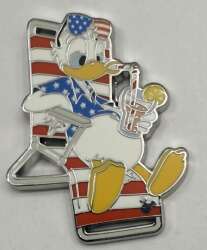 90972 - WDW Hidden Disney Series 2025 Wave A: Seasons - Donald Duck - Independence Day - Walt Disney World alternate image