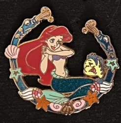 Princesses with Arched Border - Ariel with vine and Flounder in Horseshoe frame - MLT