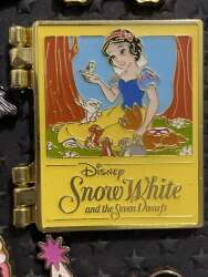 Boxlunch - Hinged Storybook Series - Snow White Book, Open &amp; Close Hinge - LFLY