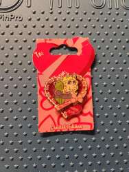 91618 - Valentine's Day - Kermit the Frog and Miss Piggy - Disneyland Resort alternate image