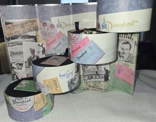 91776 - Dateline: Disneyland 1955 - Time Capsule Set - Disneyland Resort alternate image