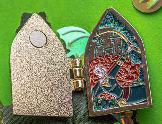 IKNOWK - Princess Hinged Locket - Merida - DLIC