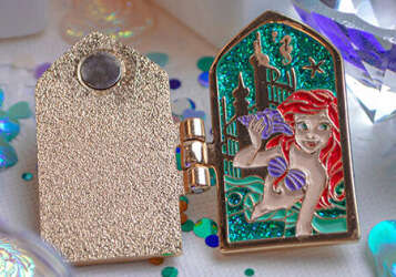 IKNOWK - Princess Hinged Locket - Ariel - DLIC