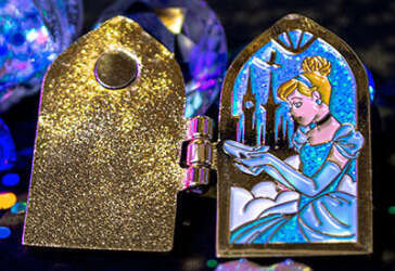 91921 - IKNOWK - Princess Hinged Locket - Cinderella - Disney Licensed alternate image