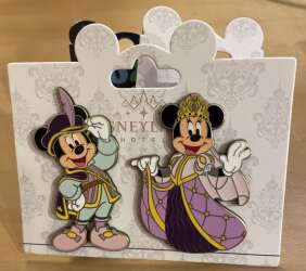 Disneyland Hotel (Paris) - Royal Mickey and Minnie - DLP