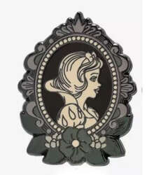 75583 - Princess Cameo Porcelain Portraits Mystery Collection - Snow White - Loungefly alternate image