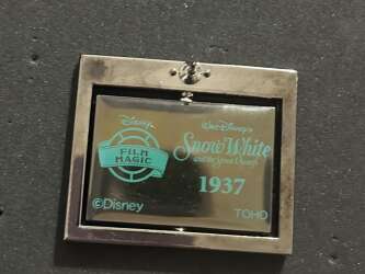 92208 - Japan Theatre - Film Magic - Snow White and the Seven Dwarfs - Disney Store Japan alternate image