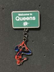 Spider-Man Dangling (part of 3 pin set)