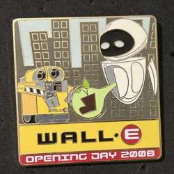 'Wall-E Opening Day 2008 - WALL-E and EVE with Plant (WOD NYC) - DSUS'