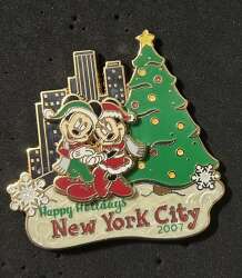 92359 - World Of Disney (NYC) - Happy Holidays 2007 - Disney Store US alternate image