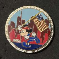 92377 - World Of Disney (NYC) - Independence Day 2006 - Disney Store US alternate image