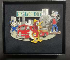 92397 - World Of Disney (NYC) - Donald as Firefighter - Disney Store US alternate image