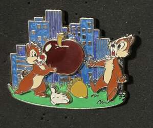 34763 - World Of Disney (NYC) - White Glove - Chip and Dale - Disney Store US alternate image