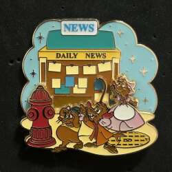 71948 - World Of Disney (NYC) - Jaq, Gus, Suzy in front of the Daily News - Disney Store US alternate image