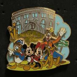 World Of Disney (NYC) - Mickey, Minnie, Donald, Goofy Pluto in front of the WOD NYC - DSUS