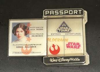 93644 - Star Wars Weekends 2011 - Leia Passport - Walt Disney World alternate image