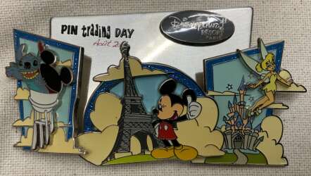 Aout 2007 Mickey, Stitch, Tinker Bell Complete 3 Pin with Base Plate Set