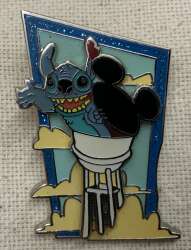 93826 - Pin Trading Day - Aout 2007 Mickey, Stitch, Tinker Bell Complete 3 Pin with Base Plate Set - Disneyland Resort Paris alternate image