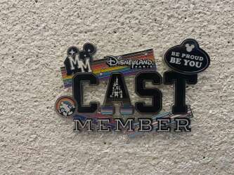 93879 - Cast Member - Disneyland Paris - Cast Member Pride: Be Proud Be You - Disneyland Resort Paris alternate image