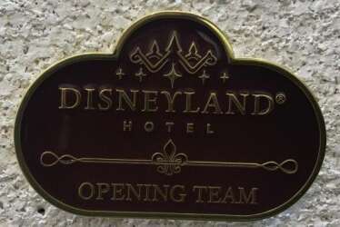 'Cast Member - Disneyland Paris - Opening Team - Disneyland Hôtel - DLP'