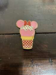 93904 - Hot Topic- Mickey Mouse & Friends Desserts Blind Box - Minnie Ice Cream - Loungefly alternate image