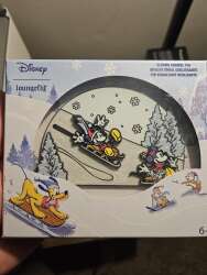 90486 - Loungefly - Collector Box - Mickey & Minnie Winter Wonderland Slider - Loungefly alternate image