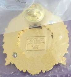 'DLR Cast Member Pin of the Month - 50th Anniversary Christmas Wreath - DLR'