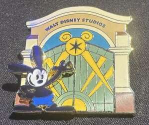 Day 2 Oswald at Walt Disney Studios Gate