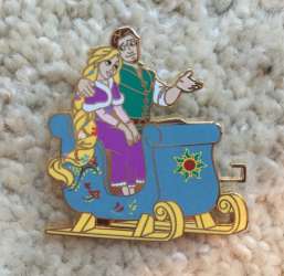 3765 - The Christmas of Rapunzel - Rapunzel and Flynn in a Sleigh - Disneyland Resort Paris alternate image