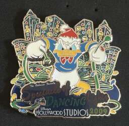 95988 - Osborne Family Spectacle of Dancing Lights - Donald: Passholder Exclusive - Walt Disney World alternate image