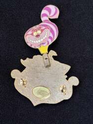 'Disney Auctions (P.I.N.S.) - Queen of Hearts &amp; Cheshire Cat Spinner - DA'