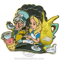 'Alice in Wonderland - Alice and the Mad Hatter - DCL'