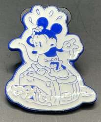 'Disney Vacation Club - Mickey Sitting on Suitcase (Blue and White with Blue Back) - DVC'