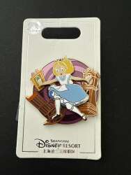 Shanghai Disney Resort Alice Falling