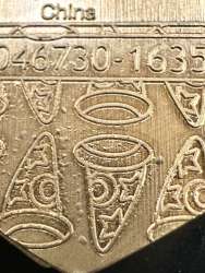 9728 - Hinged Princess Crest - Snow White - Walt Disney Imagineering alternate image