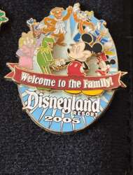 97663 - Welcome to the Family — Muppets and Mickey - Disneyland Resort alternate image