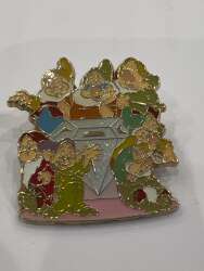 Click to view the 7 Nains - 7 Dwarfs details