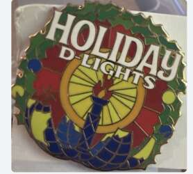 Holiday D-Lights Tour Pin