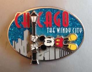 Click to view the “The Windy City” Mickey Holding Lamppost details