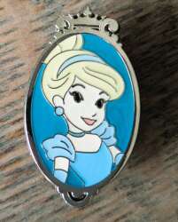 99087 - Hot Topic - Princess Oval Portraits - Cinderella - Disney Licensed alternate image