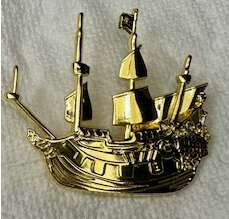 99495 - BoxLunch - Disney - Gold Jolly Roger - Loungefly alternate image